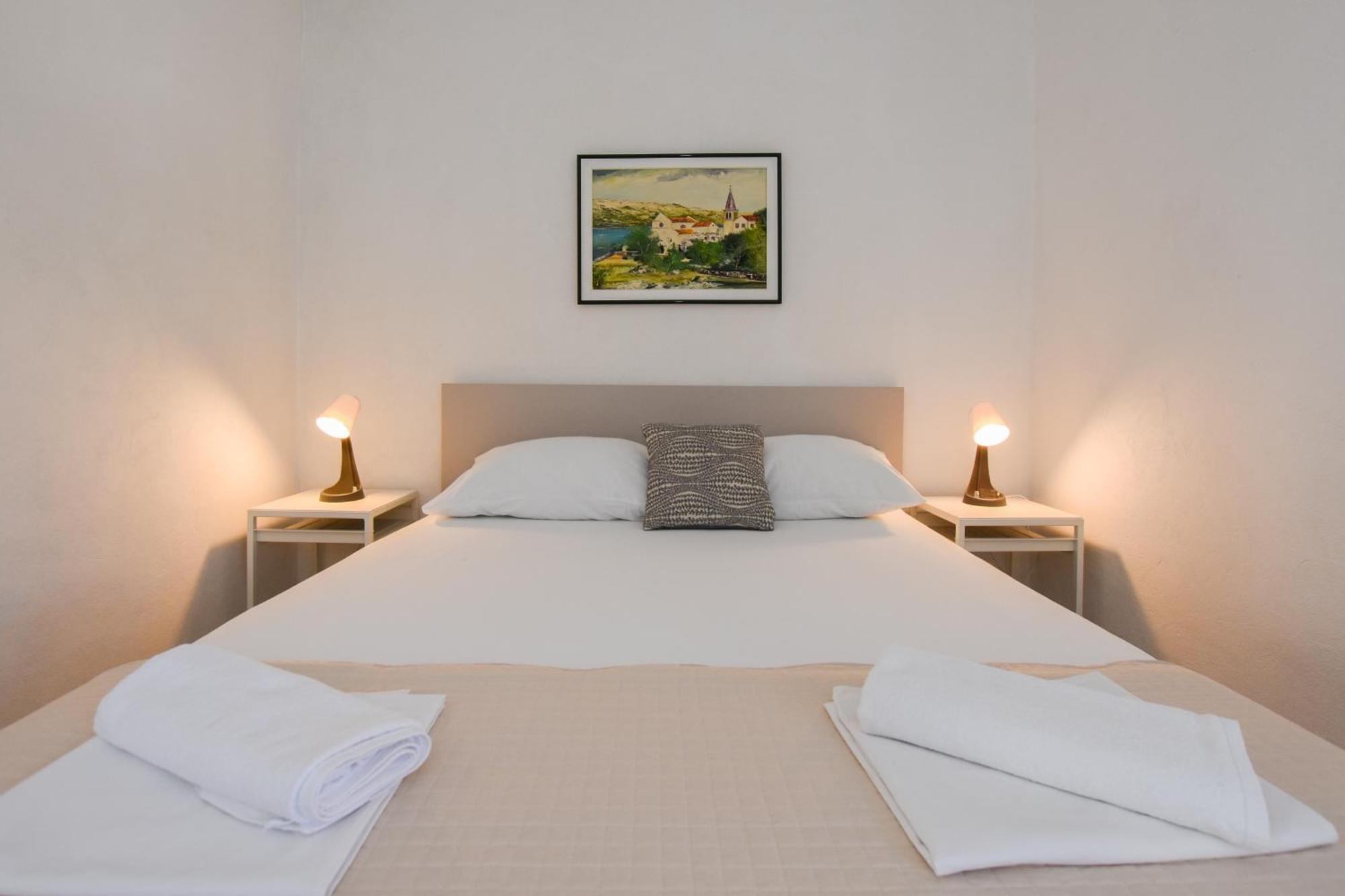 Movo House Apartment Паг Екстериор снимка
